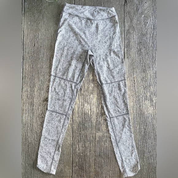 Gymshark Dry Fleur Texture Leggings Gray High Waisted Full Length Size Small - Picture 3 of 7